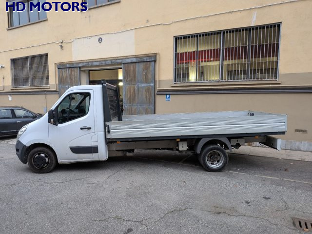 Opel Movano master T35 2.3 dCi/130 PL cassone 440 gemellato usato a TORINO