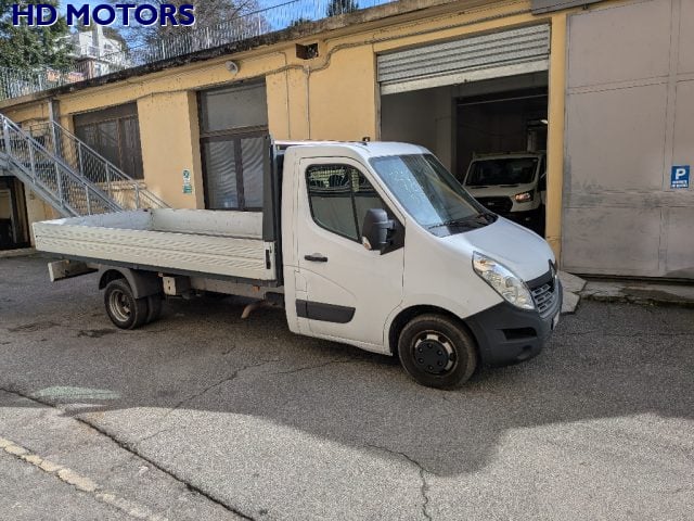 Renault Master T35 2.3 dCi/130 PL cassone 440 cassonato gemellato usato a TORINO