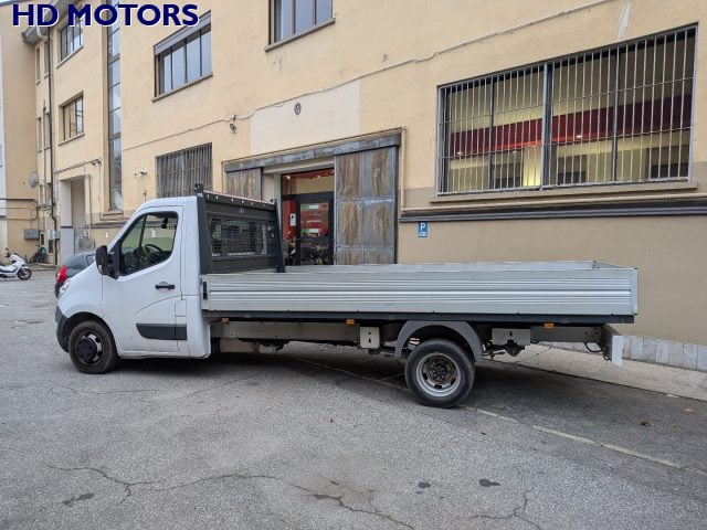 Opel Movano master T35 2.3 dCi/130 PL cassone 440 gemellato - foto 2 di 4