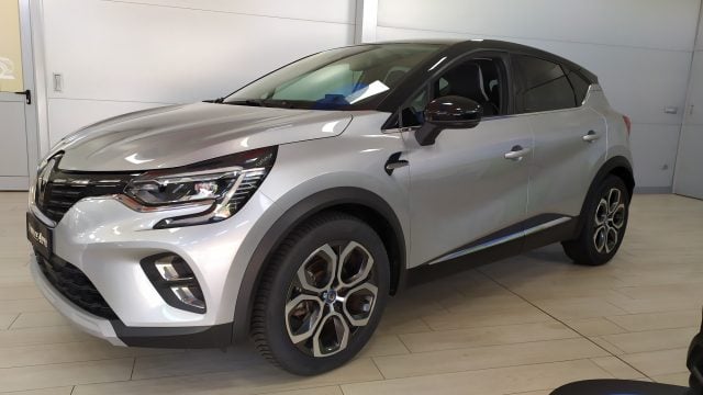 Renault Captur Full Hybrid E-Tech 145 CV Intens, del 2021, 33.800 km, in vendita a Muggia (TS)