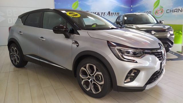 Renault Captur Full Hybrid E-Tech 145 CV Intens - foto 3 di 4