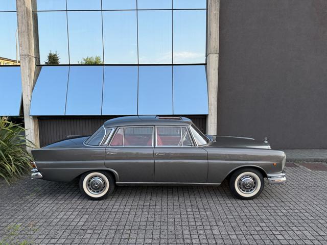 Mercedes-Benz 220 SE * TETTO APRIBILE * SERVICE BOOK * - foto 3 di 4