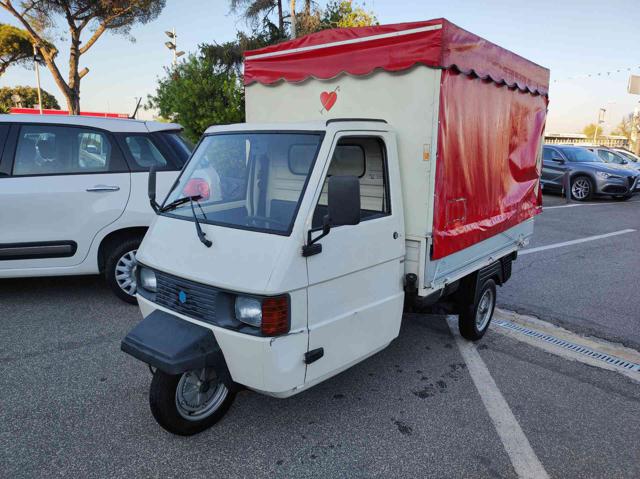 Piaggio Ape apecar diesel 400 allestimento negozio km 14000 usato a ROMA