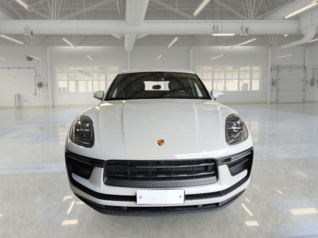 Porsche Macan 2 - foto 2 di 4