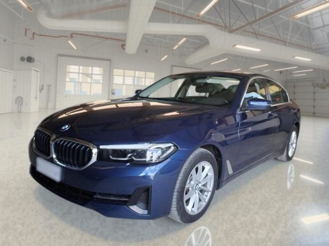 BMW 520 d 48V Business usato a ALCAMO