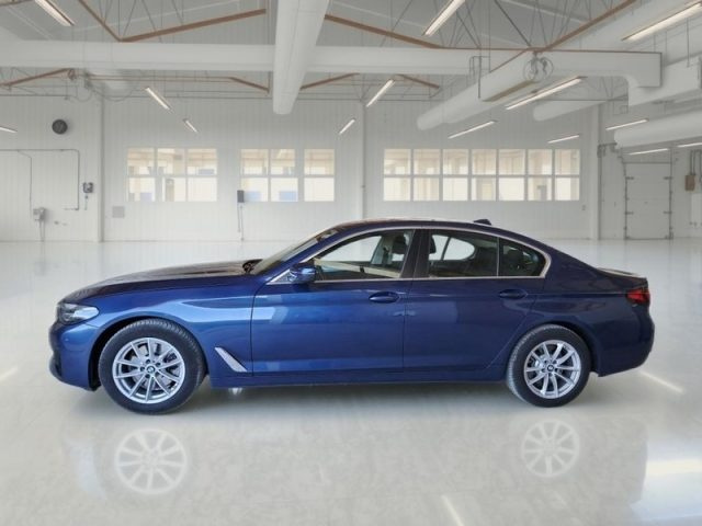 BMW 520 d 48V Business - foto 2 di 4