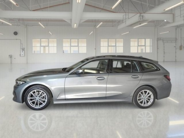 BMW 320 d 48V Touring - foto 4 di 4