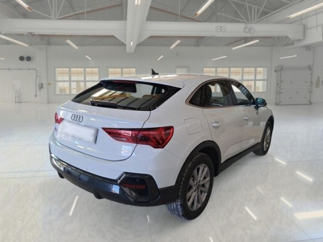 Audi Q3 SPB 35 TDI Business Plus - foto 3 di 4