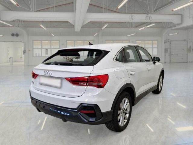 Audi Q3 SPB 35 TFSI - foto 2 di 4