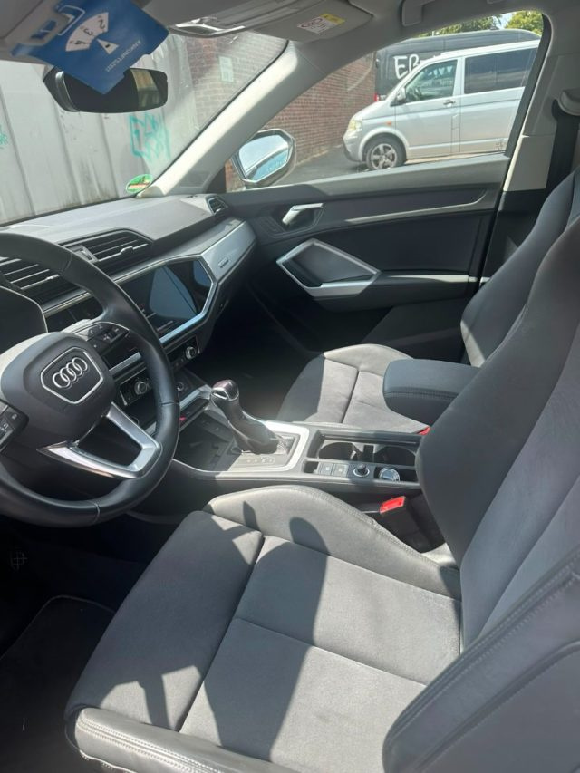 Audi Q3 35 TDI S tronic S line edition - foto 3 di 4
