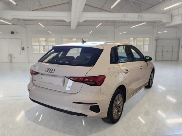 Audi A3 SPB 40 TFSI e S tronic Business - foto 2 di 4