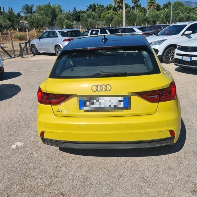 Audi A1 SPB 25 TFSI S tronic Identity Black - foto 3 di 4