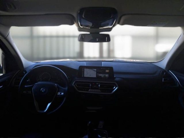 BMW X3 xDrive30e - foto 3 di 4