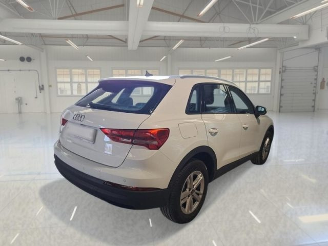 Audi Q3 35 TDI S tronic Business - foto 2 di 4