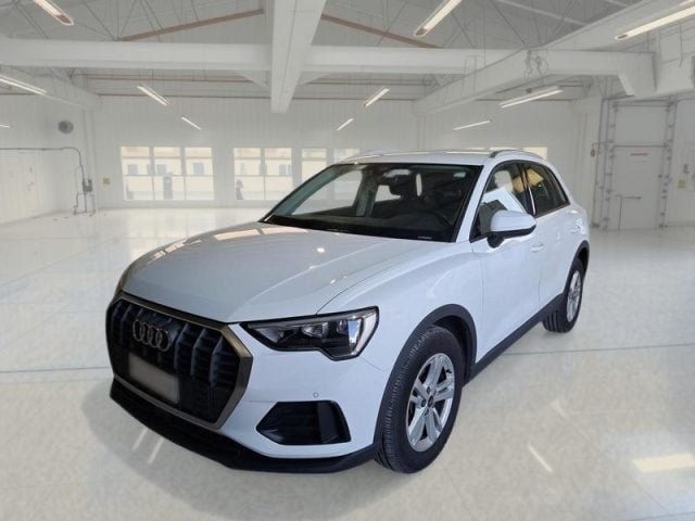 Audi Q3 35 TDI S tronic Business, del 2022, 100.000 km, in vendita a Alcamo (TP)