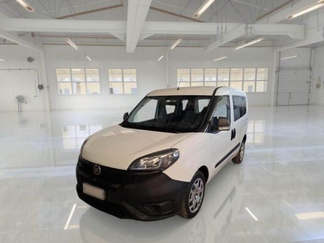 Fiat Doblo Doblò 1.6 MJT 120CV S&S PC Combi N1 Easy, del 2021, 148.000 km, in vendita a Alcamo (TP)