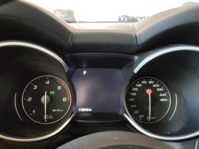 Alfa Romeo Stelvio 2.2 Turbodiesel 190 CV AT8 Q4 Ti - foto 4 di 4