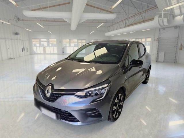 Renault Clio Blue dCi 100 CV 5 porte Evolution, del 2023, 55.000 km, in vendita a Alcamo (TP)