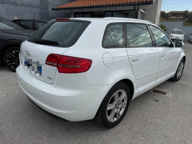 Audi A3 1.6 TDI 105 CV CR Ambition - foto 3 di 4