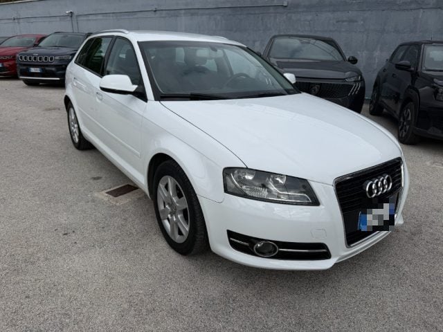 Audi A3 1.6 TDI 105 CV CR Ambition - foto 2 di 4