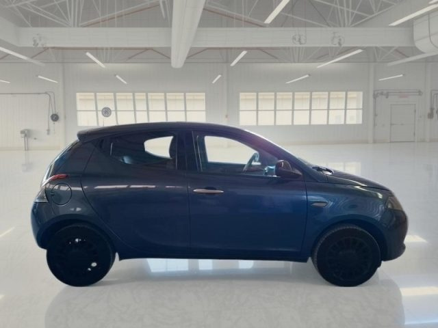 Lancia Ypsilon 1.0 FireFly 5 porte S&S Hybrid Silver - foto 4 di 4