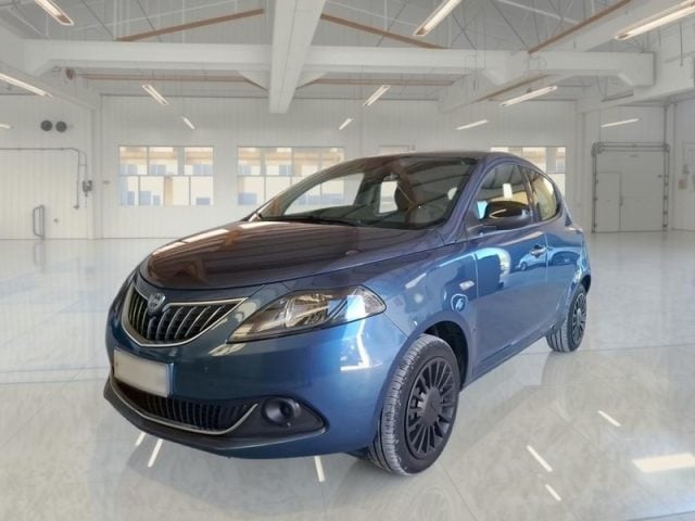 Lancia Ypsilon 1.0 FireFly 5 porte S&S Hybrid Silver, del 2023, 25.153 km, in vendita a Alcamo (TP)