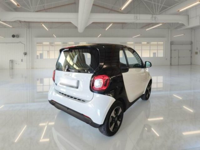 smart forTwo EQ Passion - foto 2 di 4