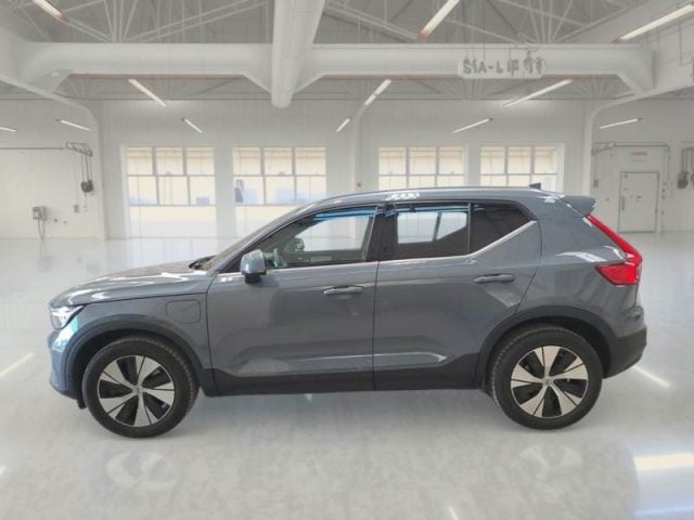 Volvo XC40 T4 Recharge Plug-in Hybrid automatico Core - foto 2 di 4