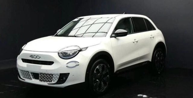 Fiat 600 Hybrid 110 CV DCT MHEV La Prima, del 2025, in vendita a Alcamo (TP)