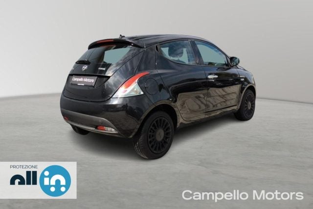 Lancia Ypsilon Ypsilon 1.0 70cv Hybrid Silver - foto 3 di 4