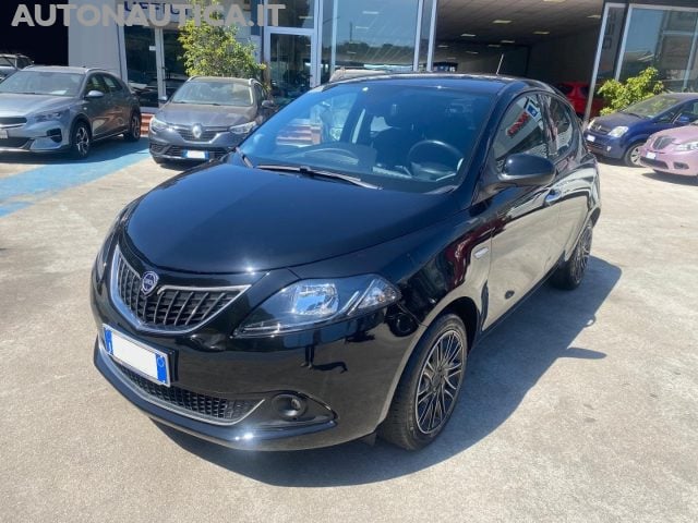 Lancia Ypsilon 1.0 FireFly 5 porte S&S Hybrid 70cv, del 2023, 53.000 km, in vendita a Napoli (NA)
