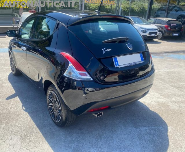 Lancia Ypsilon 1.0 FireFly 5 porte S&S Hybrid 70cv - foto 3 di 4