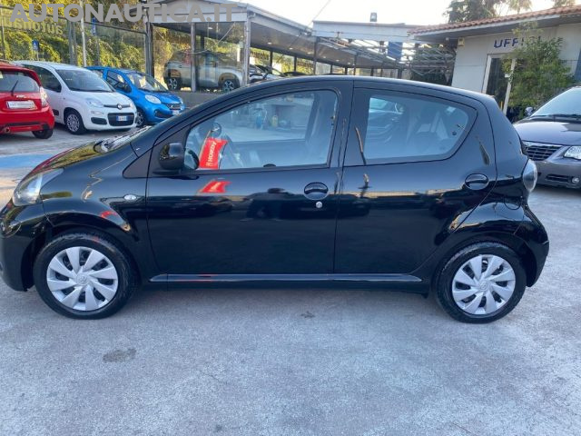 Toyota Aygo 1.0 12V VVT-i 5 porte ACTIVE CONNECT 68cv - foto 2 di 4