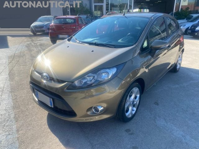 Ford Fiesta 1.2 5PORTE GPL TECH 82cv TITANIUM, del 2012, 69.000 km, in vendita a Napoli (NA)
