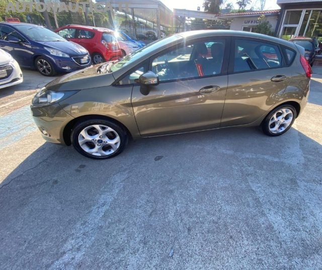 Ford Fiesta 1.2 5PORTE GPL TECH 82cv TITANIUM - foto 2 di 4