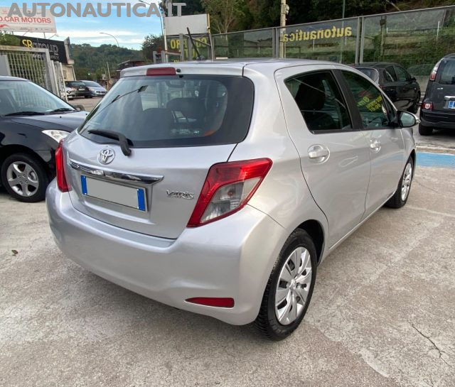 Toyota Yaris 1.0 5 PORTE LOUNGE 70cv - foto 4 di 4