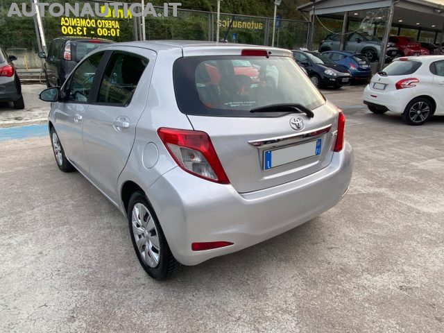 Toyota Yaris 1.0 5 PORTE LOUNGE 70cv - foto 3 di 4