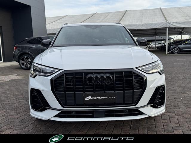 Audi Q3 35 TDI S tronic Identity Black - foto 2 di 4
