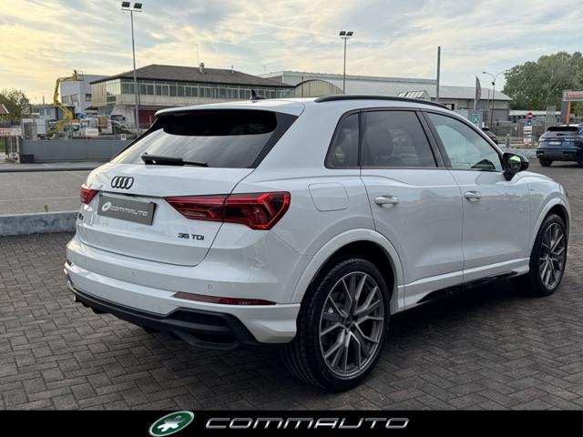 Audi Q3 35 TDI S tronic Identity Black - foto 4 di 4