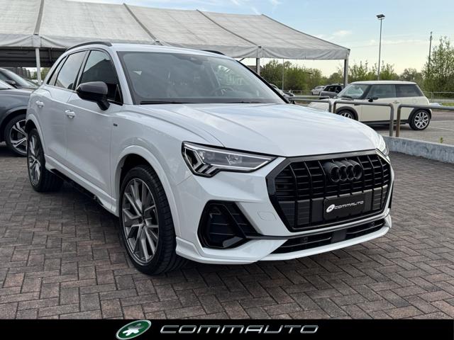 Audi Q3 35 TDI S tronic Identity Black - foto 3 di 4