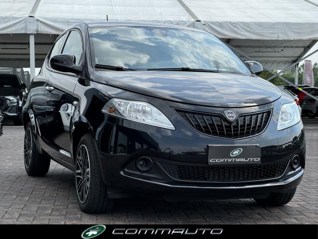 Lancia Ypsilon 1.0 FireFly 5 porte S&S Hybrid Gold - foto 2 di 4