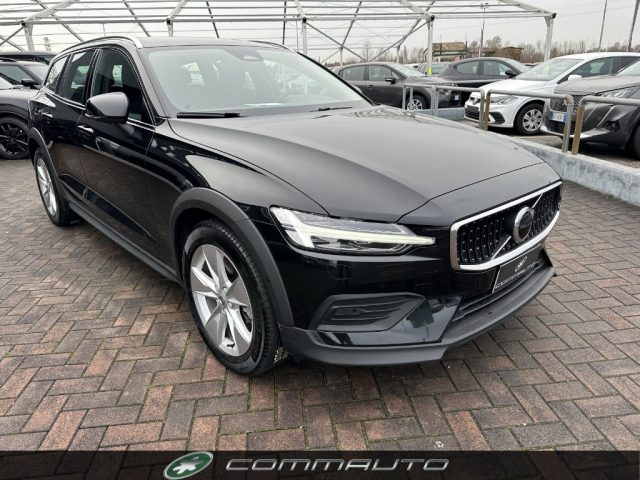 Volvo V60 Cross Country B4 (d) AWD automatico Core - foto 2 di 22
