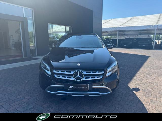 Mercedes-Benz GLA 200 d Automatic 4Matic Sport - foto 2 di 4