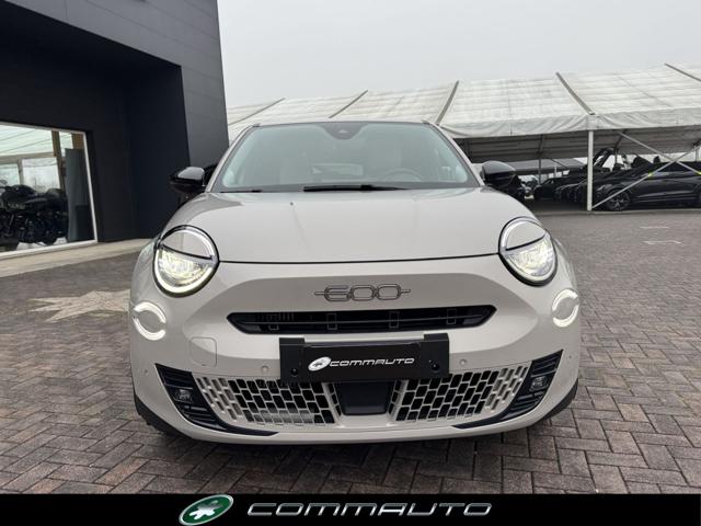 Fiat 600 Hybrid 110 CV DCT MHEV La Prima - foto 2 di 4