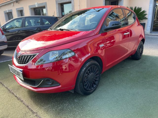 Lancia Ypsilon 1.0 FireFly 5 porte S&S Hybrid Ecochic Silver usato a ROMA