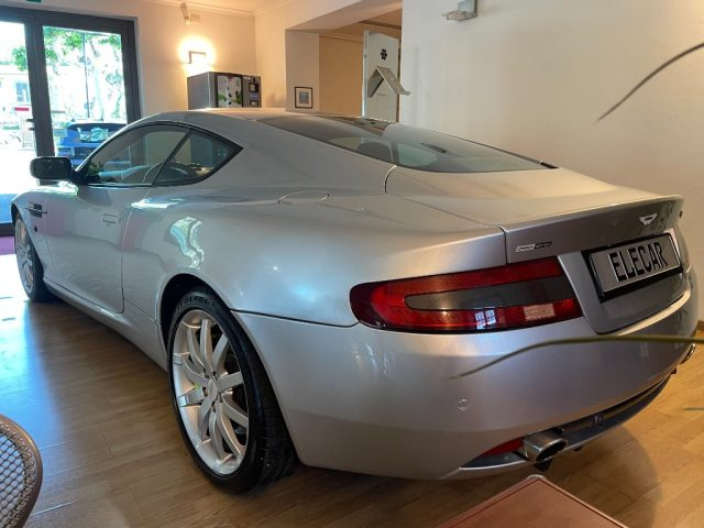 Aston Martin DB9 Coupé Touchtronic - foto 4 di 11