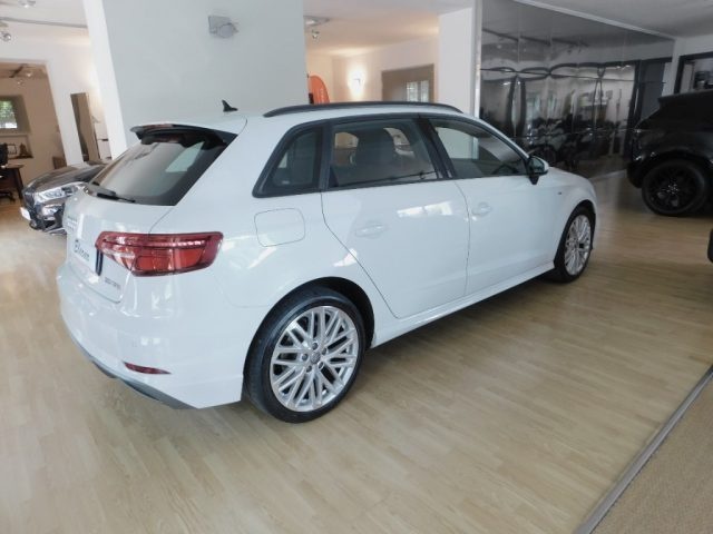 Audi A3 SPB 30 TFSI Admired PAC. S LINE - foto 3 di 4