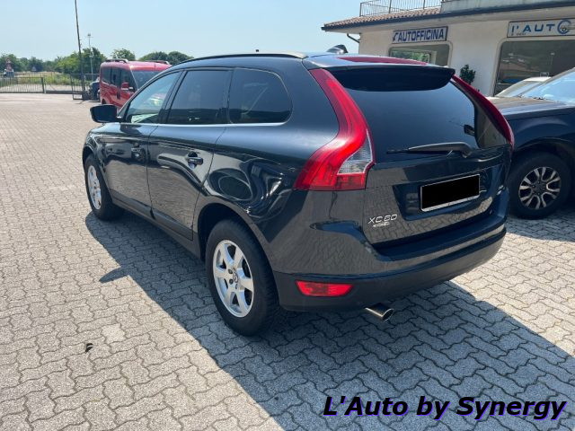 Volvo XC60 2.4 D 163 CV AWD Geartronic Summum - foto 4 di 4