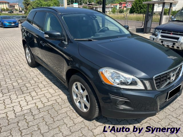 Volvo XC60 2.4 D 163 CV AWD Geartronic Summum - foto 2 di 4