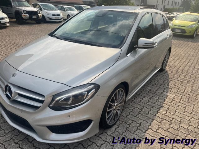 Mercedes-Benz B 200 d Automatic Sport AMG - foto 2 di 20